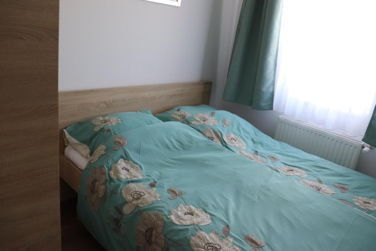 Liget Apartmanhaz 凯达库塔尼 外观 照片