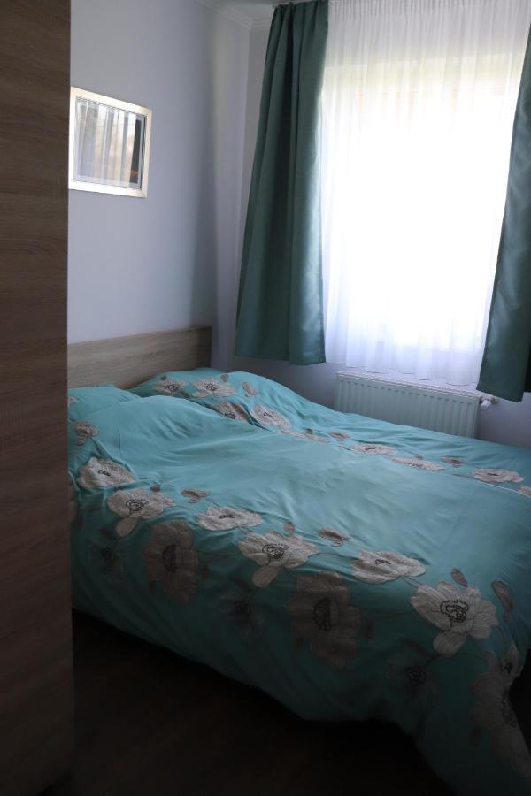 Liget Apartmanhaz 凯达库塔尼 外观 照片