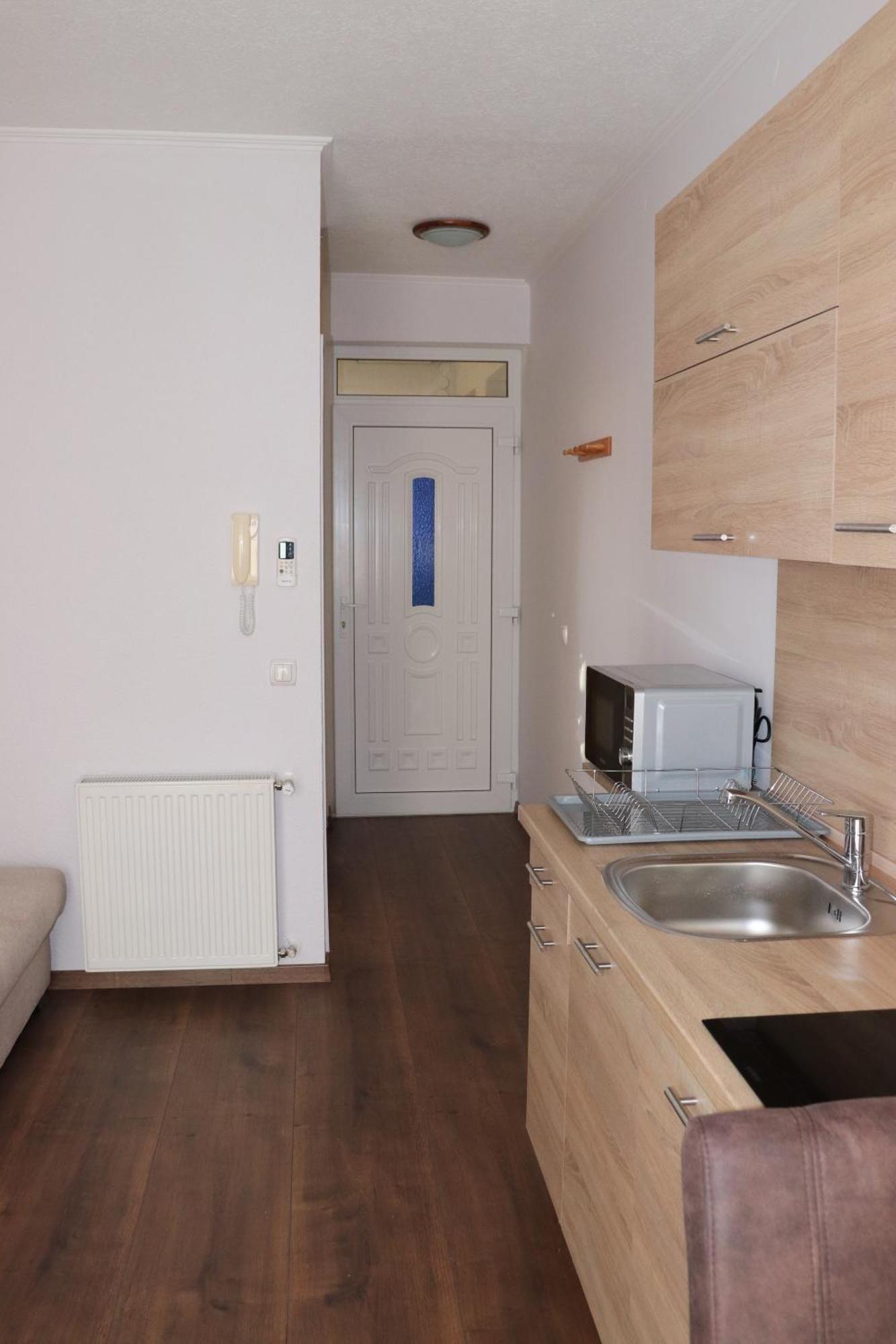 Liget Apartmanhaz 凯达库塔尼 外观 照片